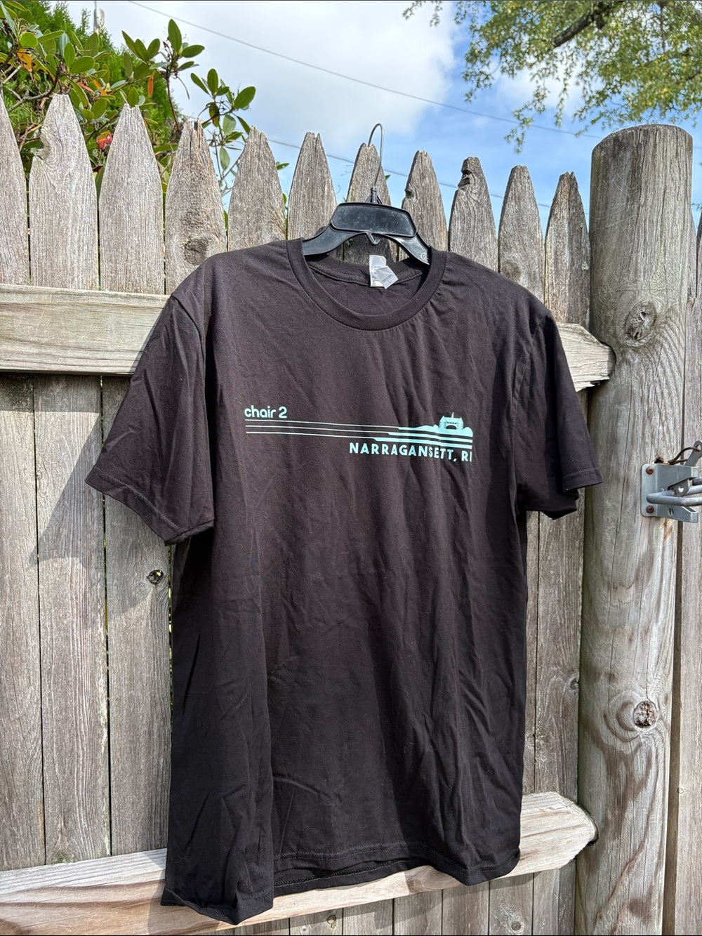 Bayside large cotton Chair 2 beer tee. NWOT!